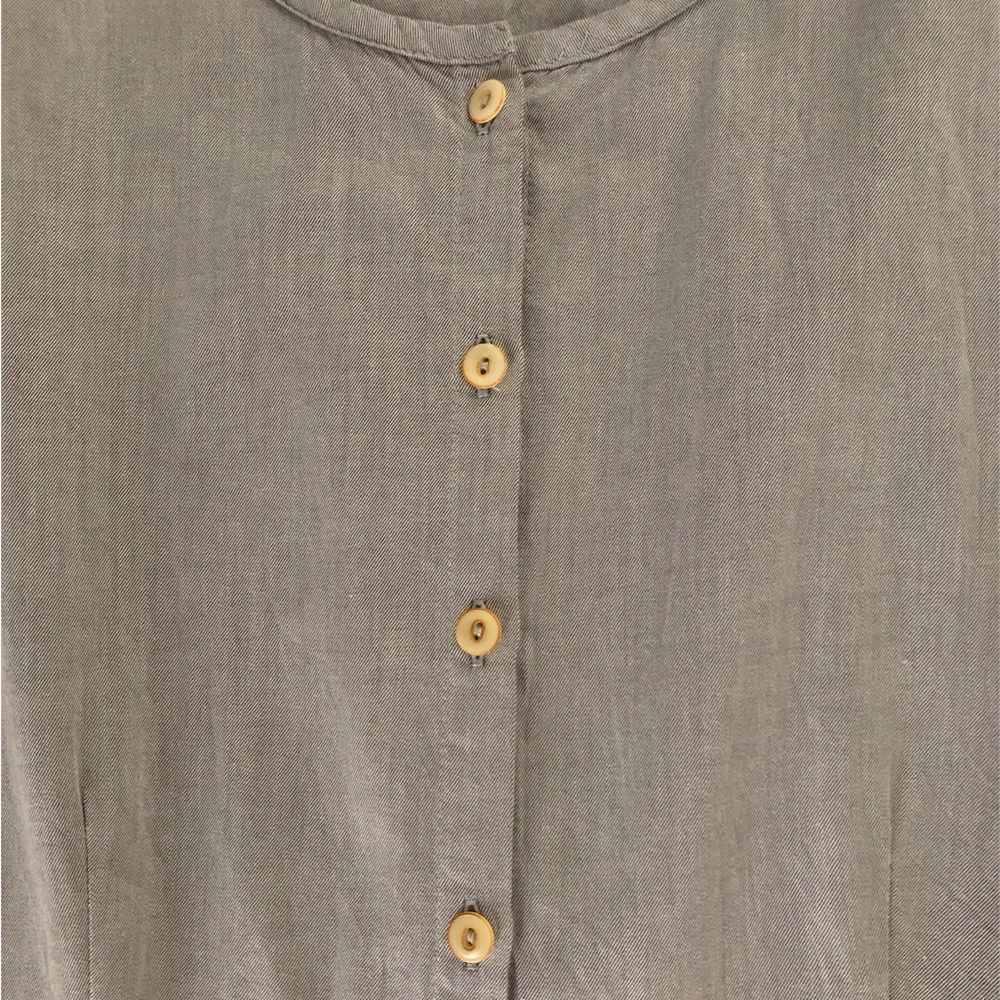 Flax Button Front Top With Peblum - image 4